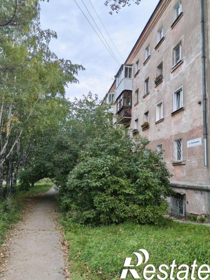 2-комн квартира улица Безбокова, 42,  д. 42