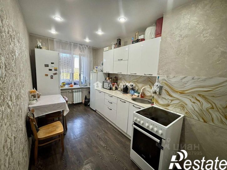 3-комн квартира микрорайон Зелёный, 27