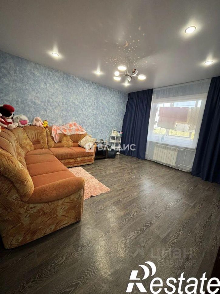 3-комн квартира микрорайон Зелёный, 27