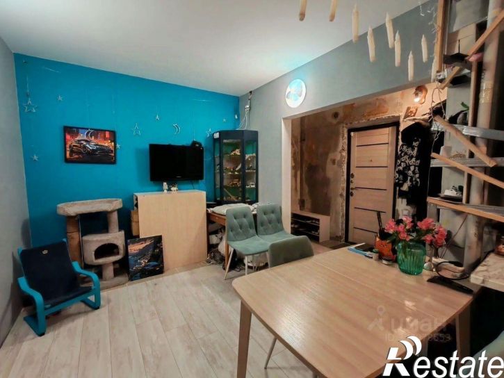 4-комн квартира микрорайон Университетский, 95