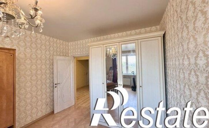 3-комн квартира улица Юрия Тена, 18,  д. 18