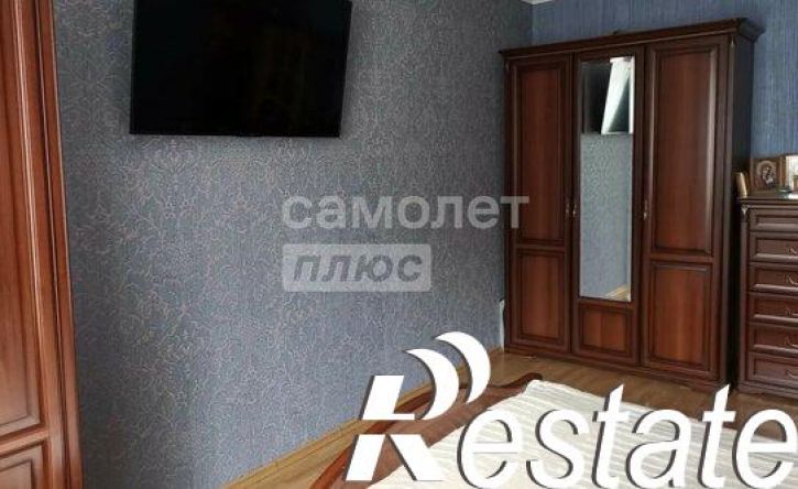 3-комн квартира улица Декабрьских Событий, 82,  д. 82