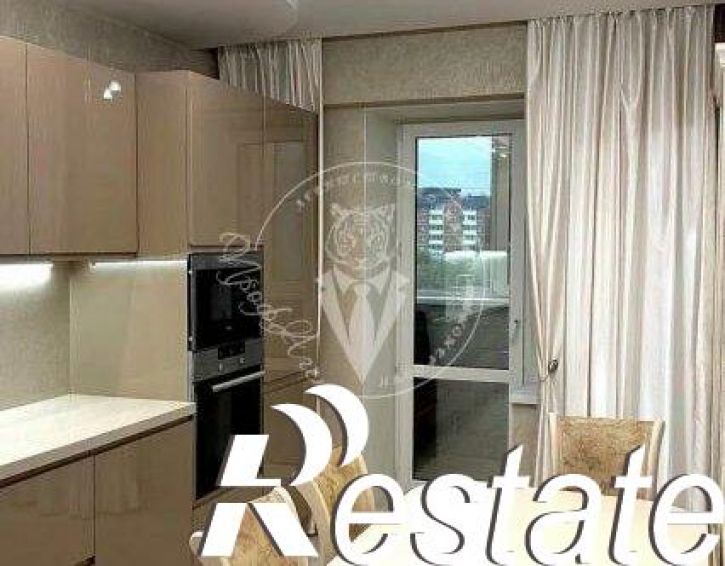 3-комн квартира улица Зверева, 1/3,  д. 1/3