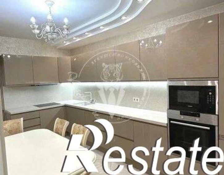 3-комн квартира улица Зверева, 1/3,  д. 1/3