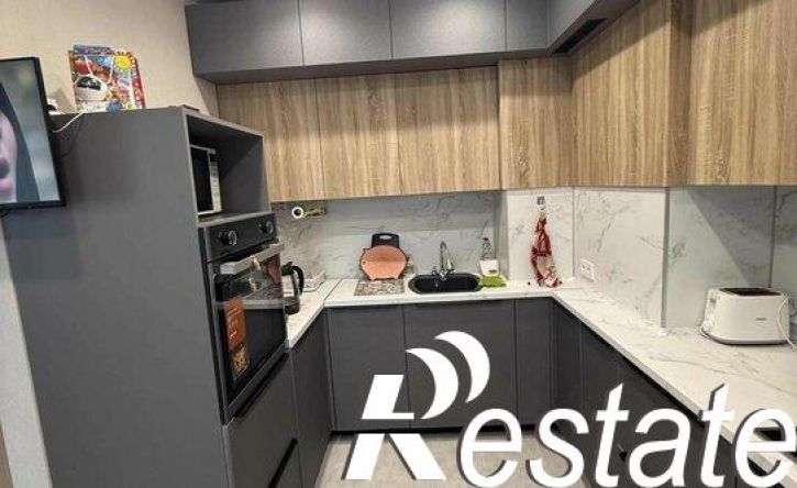 3-комн квартира улица Поленова, 23,  д. 23