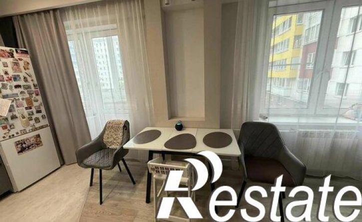 3-комн квартира улица Поленова, 23,  д. 23