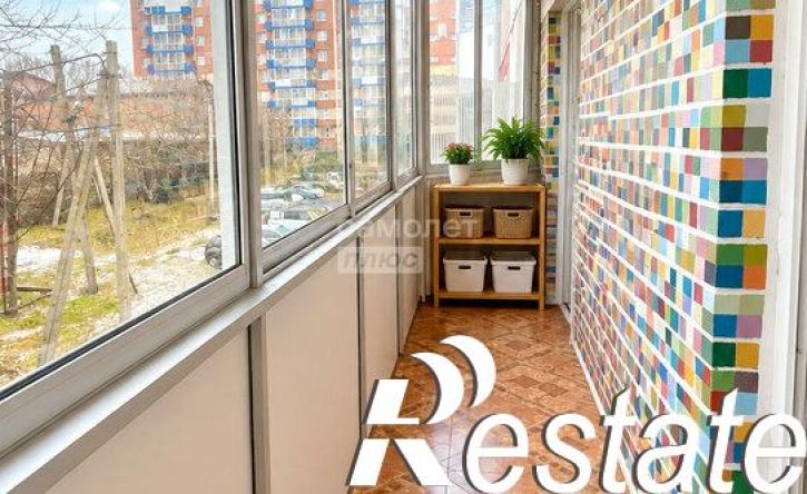 3-комн квартира улица Петрова, 60,  д. 60