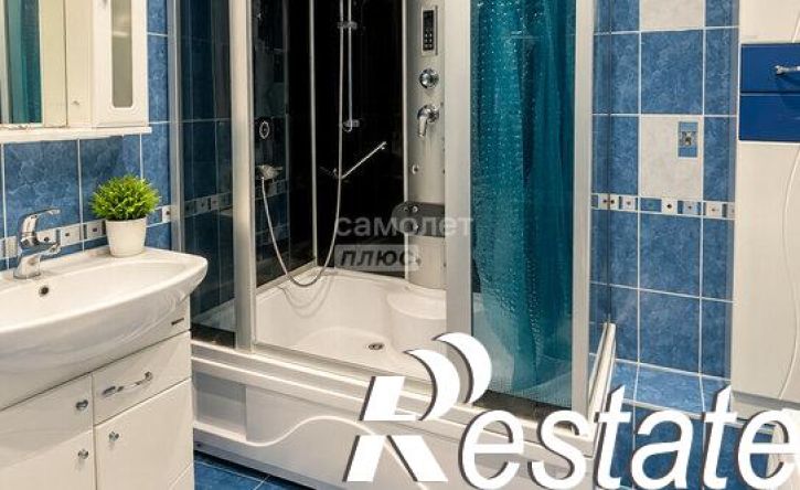 3-комн квартира улица Петрова, 60,  д. 60