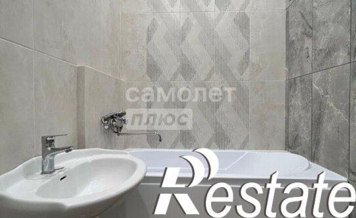 2-комн квартира улица Поленова, 33/4,  д. 33/4